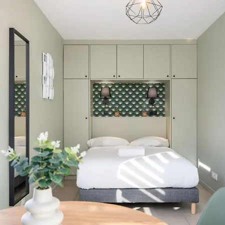 Bright Newly Refurbished Apartment *