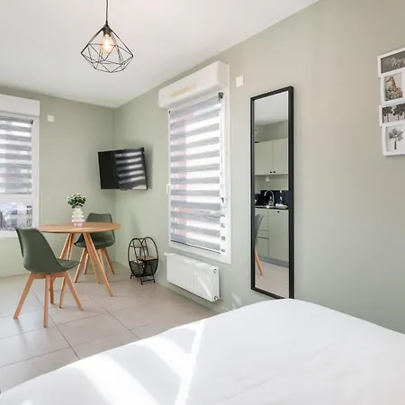 Apartment Bright Newly Refurbished *